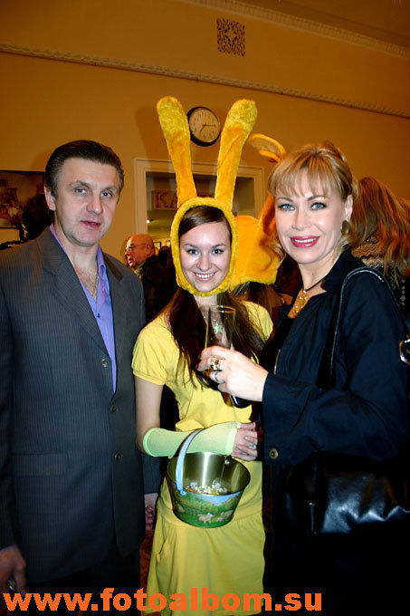 Гости праздника: продюсер Давид Гаситашвили, зайчик, актриса Ольга Спиркина 