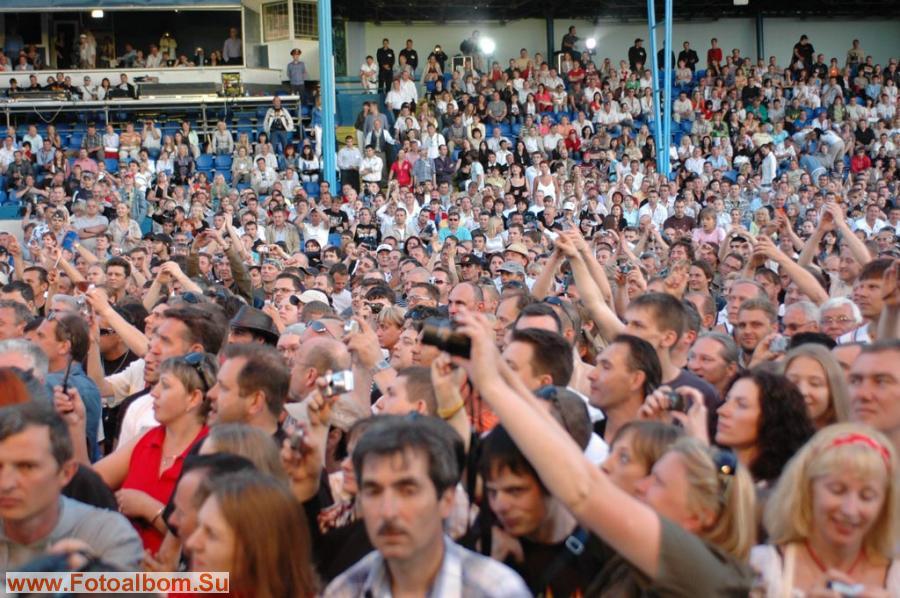 Калининградкие зрители с огромным удовольствием встречали английских рок