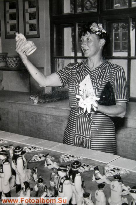 Рина Зелёная коллекционировала фарфоровые игрушки ( 1930-е)