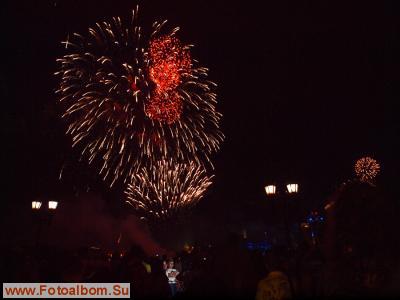 Салют в честь Дня Победы в Москве.  - фото 28233