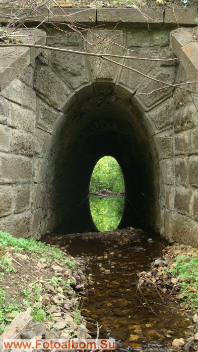 через такие тоннели текут под жд речки, этот был построен в 1910 году