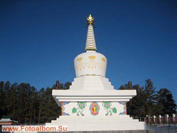 Ступа Юндэн Чойдон, буддийская пагода, ступенчатого типа. Высочайшая ступа в