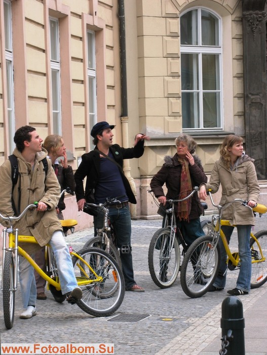 Велосипедные экскурсии очень популярны в Праге.